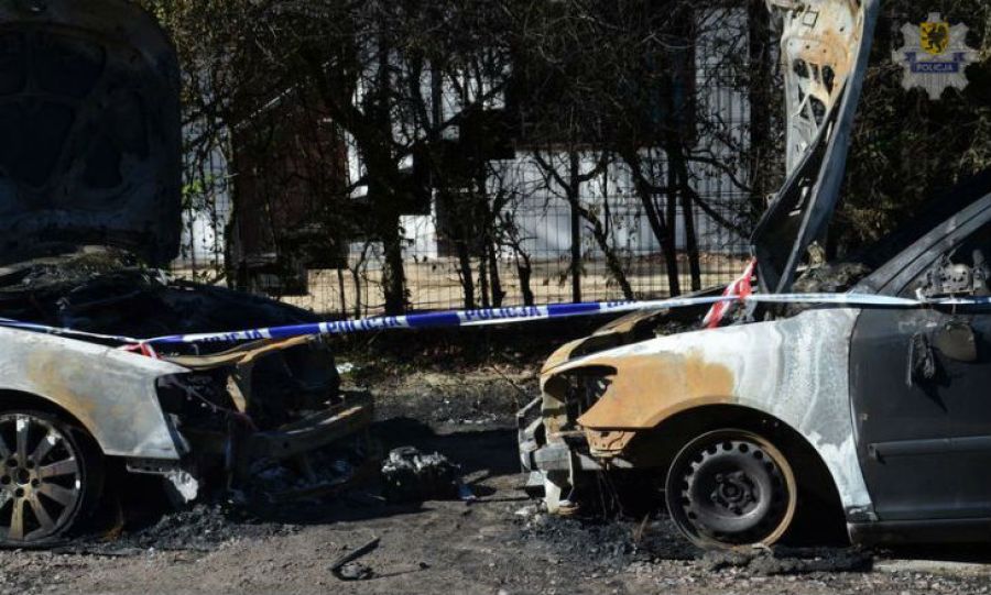 Niemiec podpalał samochody w Juracie